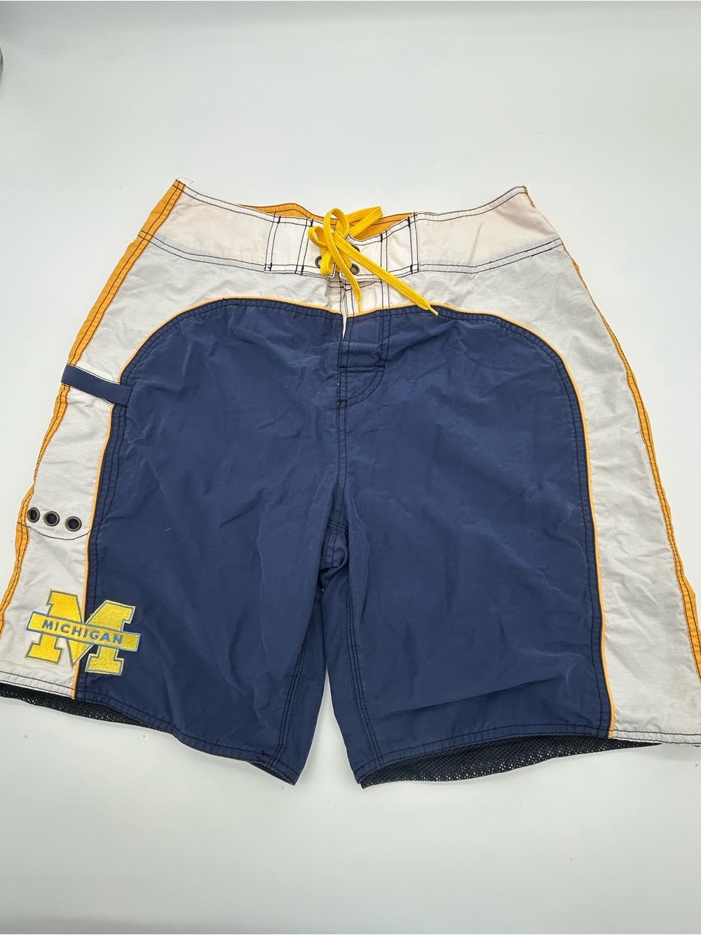 Vintage University of Michigan Board Shorts size L(32-34)